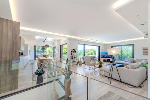 Exclusivité : Villa contemporaine au calme absolu