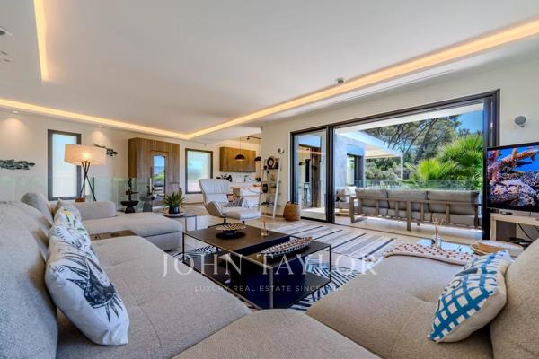 Exclusivité : Villa contemporaine au calme absolu