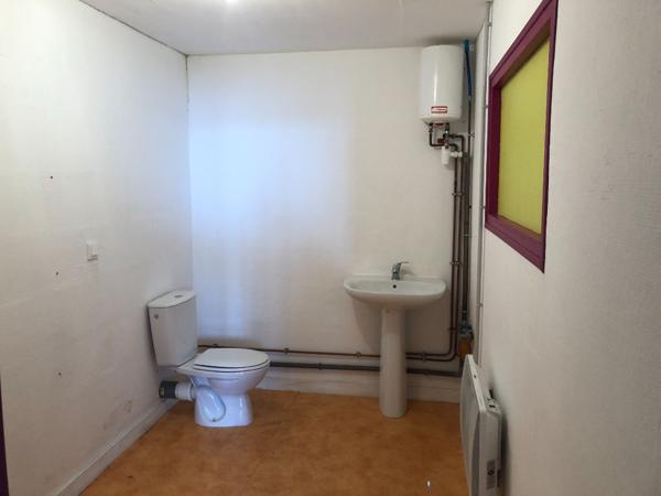 A louer Local d'activité situé à La Fleche de plus de 210 m²