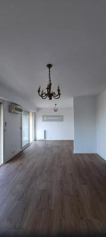 Location                                                      Appartement
                        
                     3 pièces                                         à Saint-Raphaël