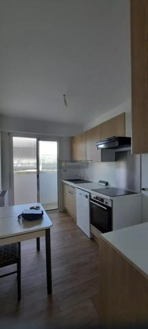 Location                                                      Appartement
                        
                     3 pièces                                         à Saint-Raphaël