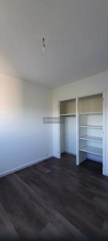 Location                                                      Appartement
                        
                     3 pièces                                         à Saint-Raphaël