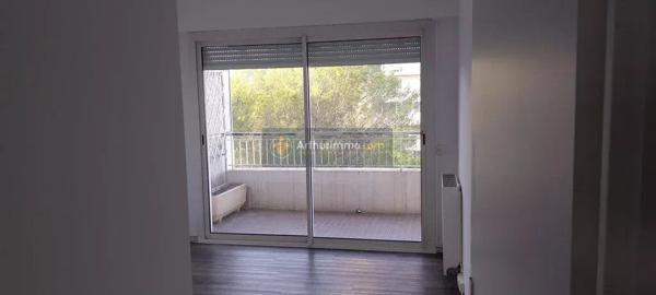 Location                                                      Appartement
                        
                     3 pièces                                         à Saint-Raphaël
