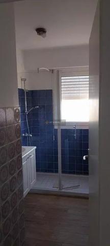 Location                                                      Appartement
                        
                     3 pièces                                         à Saint-Raphaël