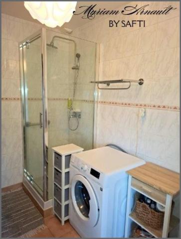 Maison rénovée avec grange jardin et puits