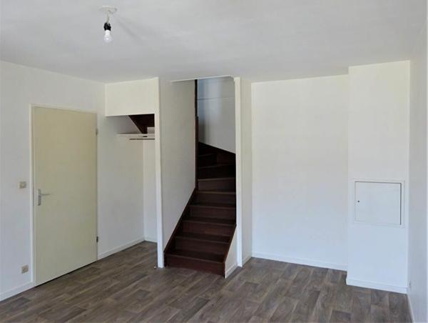 Appartement à louer    2 pièces • 46 m2 Compiègne