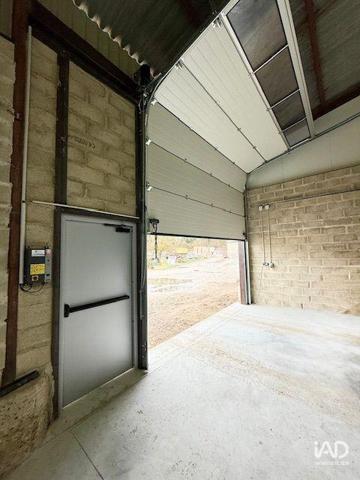 Location hangar 281 m² Pontpoint