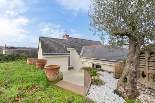 Maison atypique au coeur du village de Chaudefonds-sur-Layon !