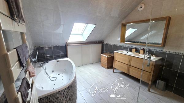 DOUBLE GARAGE DE 80m²