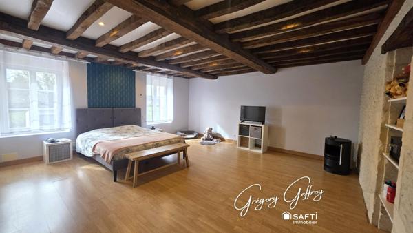 DOUBLE GARAGE DE 80m²