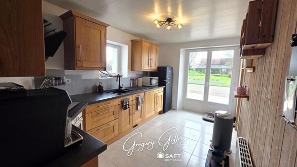 DOUBLE GARAGE DE 80m²