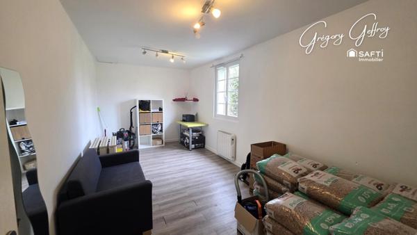 DOUBLE GARAGE DE 80m²