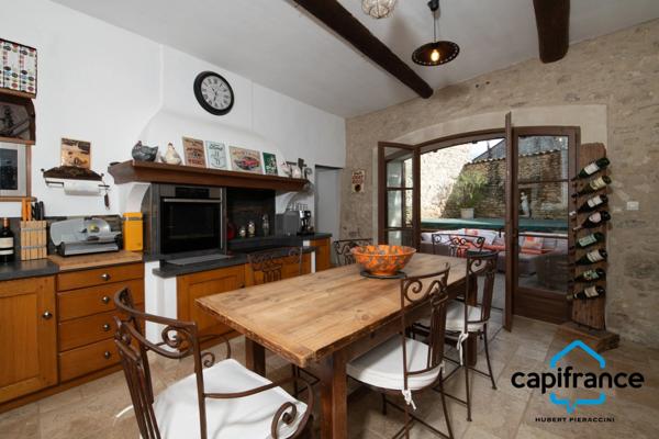 Magnifique Maison de Caractère, Proximité centre ville, calme, sans vis à vis, piscine, garage, annexe sur 462m2 de terrain