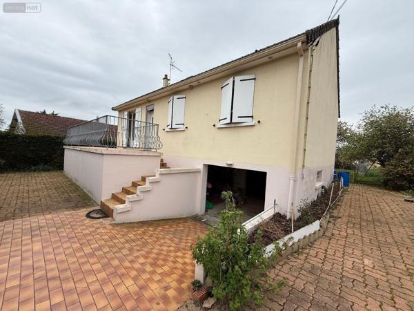Maison à vendre à La Bazoge dans la Sarthe (72650), ref : SL-72021-500