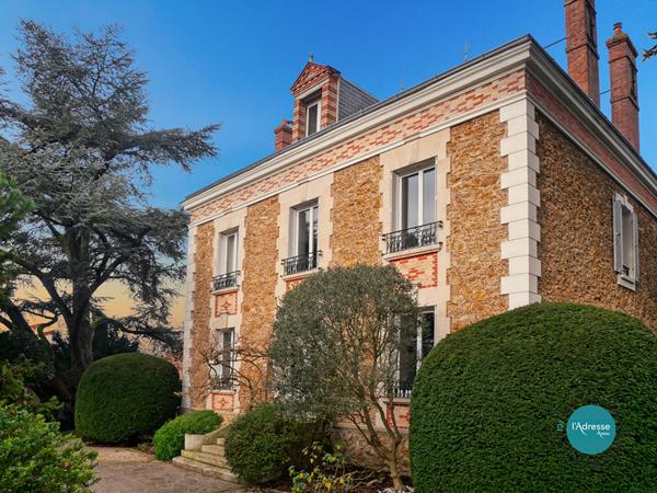 Maison familiale de prestige 9 pièces 303 m2