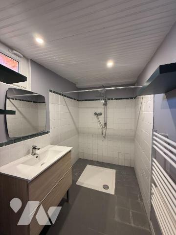 Maison individuelle - Vente - Ry
Au rez-de-chaussée: entrée desservant une remise (7,60m²), un...