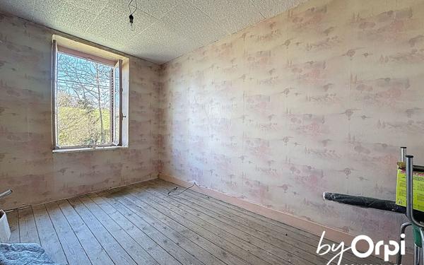 Maison à vendre    5 pièces •  Saint-Éloy-les-Mines