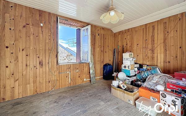 Maison à vendre    5 pièces •  Saint-Éloy-les-Mines