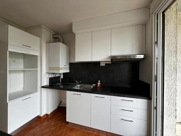 A LOUER - TOULOUSE 31400 - Appartement T2 45 m² avec cuisine équipée, loggia et parking - G1273