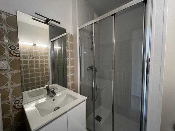 A LOUER - TOULOUSE 31400 - Appartement T2 45 m² avec cuisine équipée, loggia et parking - G1273
