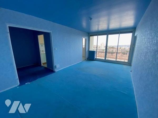 Un appartement de type T6 de 110.90m² surface Carrez, au 16ème et dernier étage avec ascenseur d?