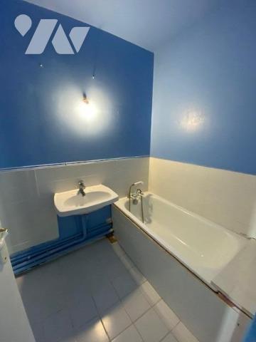 Un appartement de type T6 de 110.90m² surface Carrez, au 16ème et dernier étage avec ascenseur d?