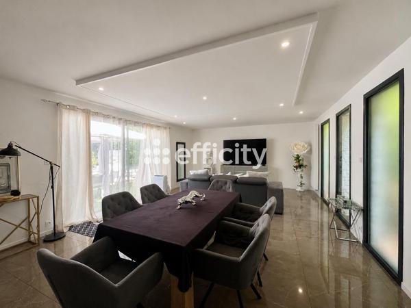 Maison
         4 pièces
        - 108 m² 228 500 € *