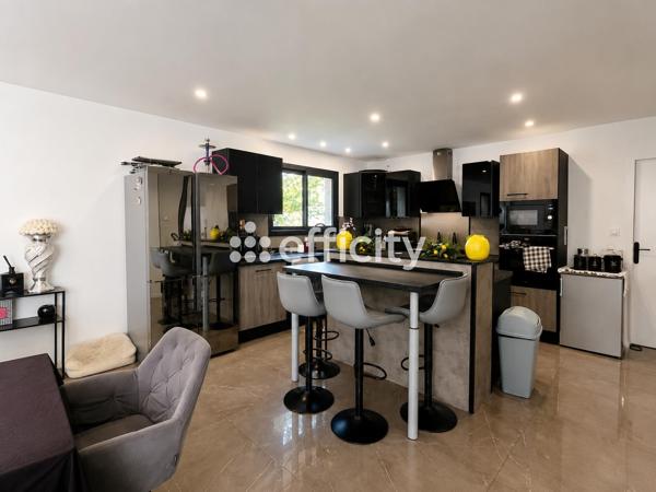 Maison
         4 pièces
        - 108 m² 228 500 € *