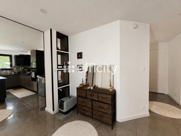 Maison
         4 pièces
        - 108 m² 228 500 € *