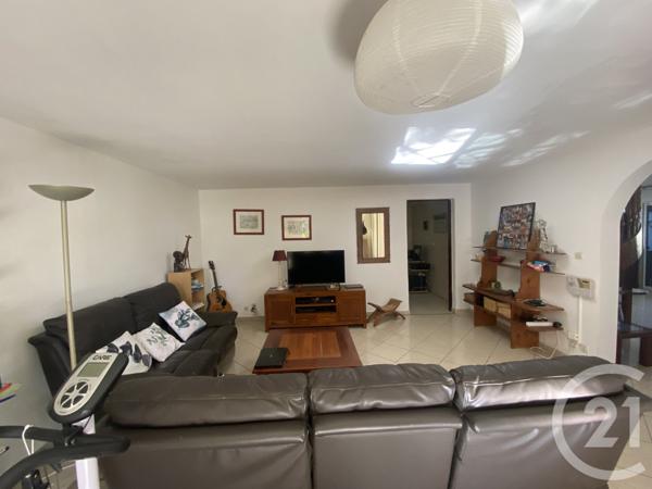 Maison à vendre  6 pièces - 166,10 m2 ST DENIS - 974