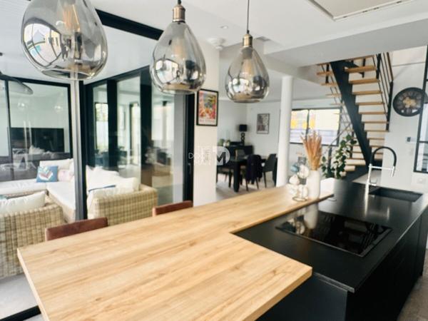 Maison - Vendu - 214 m² - CHANGE | The Door Man