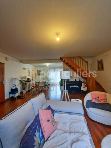 Vente
                Appartement102,45 m² - 5 Pièces -
                    DOLE (39100)