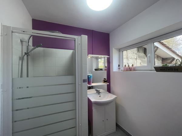 Immeuble à vendre à Montguyon (17270) - Charente-Maritime