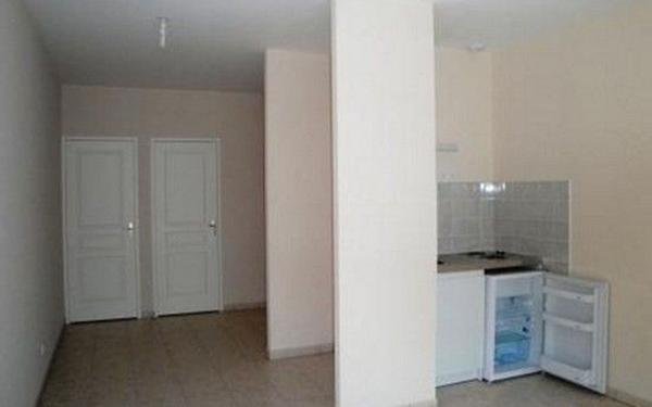 Appartement à louer    1 pièce •  Toury