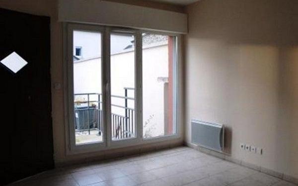 Appartement à louer    1 pièce •  Toury