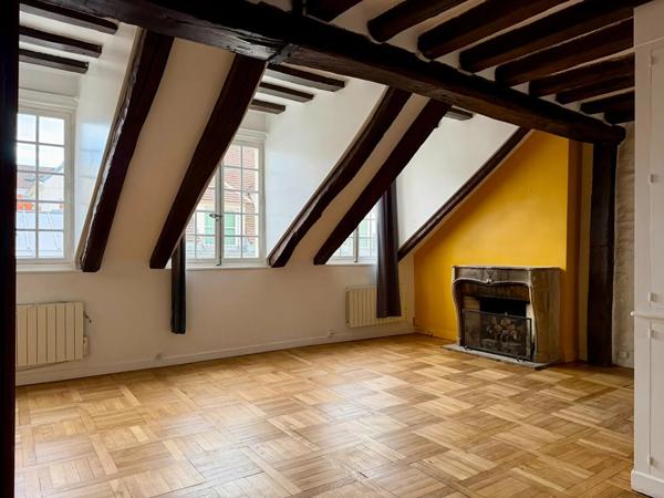 # Appartement – 75m² – Paris 4ème