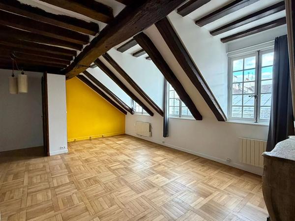 # Appartement – 75m² – Paris 4ème