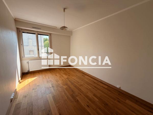 Location Appartement 3 pièces 95.84 m² - 15F RUE LETANDUERE Angers 49000