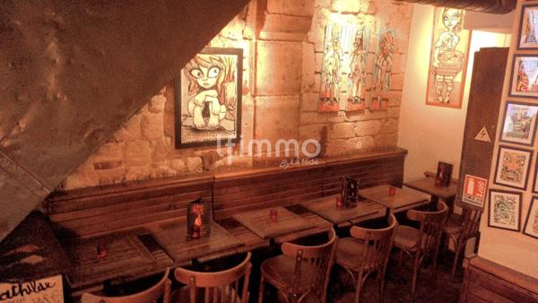 Bar atypique au coeur de Paris, fond de commerce à vendre.