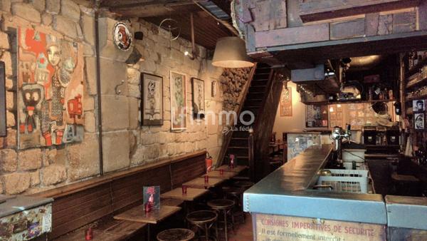 Bar atypique au coeur de Paris, fond de commerce à vendre.