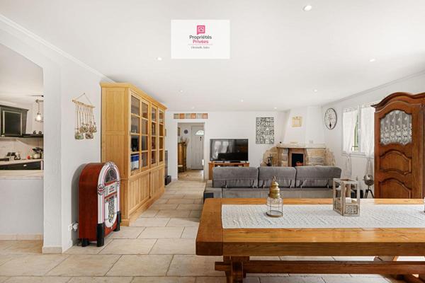 propriété de 7 pièces avec un chalet de 42 M2 avec piscine-lagon sur Tourrettes