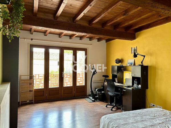 10 min SUD OUEST CARCASSONNE - Maison de village 162 m² + grenier + cour 23 m²