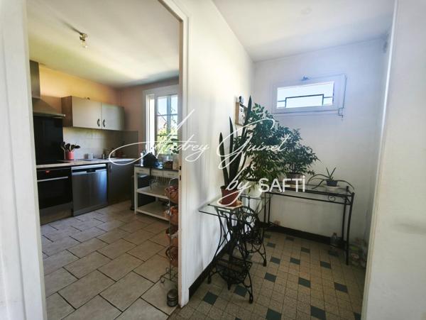 Maison sur sous-sol au calme, Buxerolles secteur Le Planty