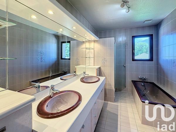 Maison 5 pièces de 110 m² à Allinges (74200)