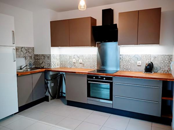 Dernier étage, parking, terrasse 70 m² vue étangs