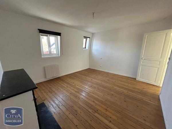 Appartement à louer 2 pièces 60.62m² Saint-Quentin (02100)