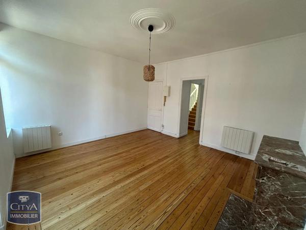 Appartement à louer 2 pièces 60.62m² Saint-Quentin (02100)