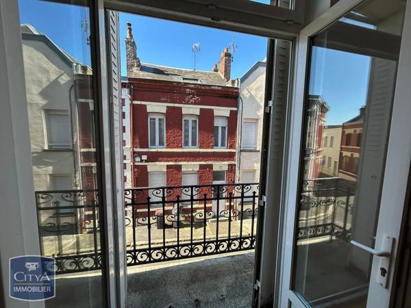 Appartement à louer 2 pièces 60.62m² Saint-Quentin (02100)