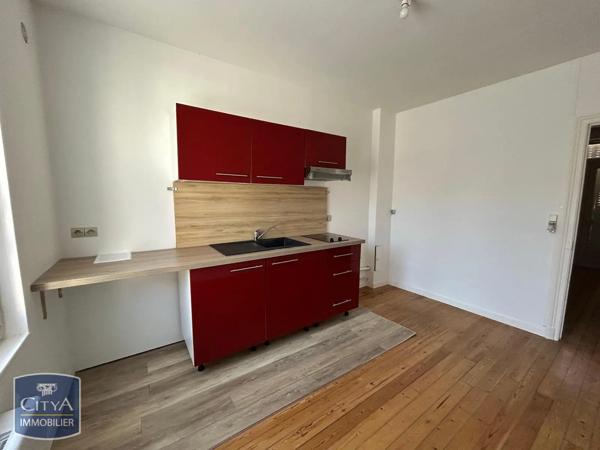 Appartement à louer 2 pièces 60.62m² Saint-Quentin (02100)