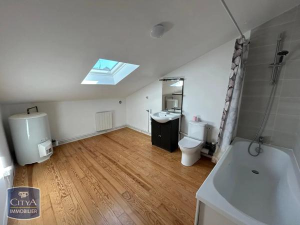 Appartement à louer 2 pièces 60.62m² Saint-Quentin (02100)